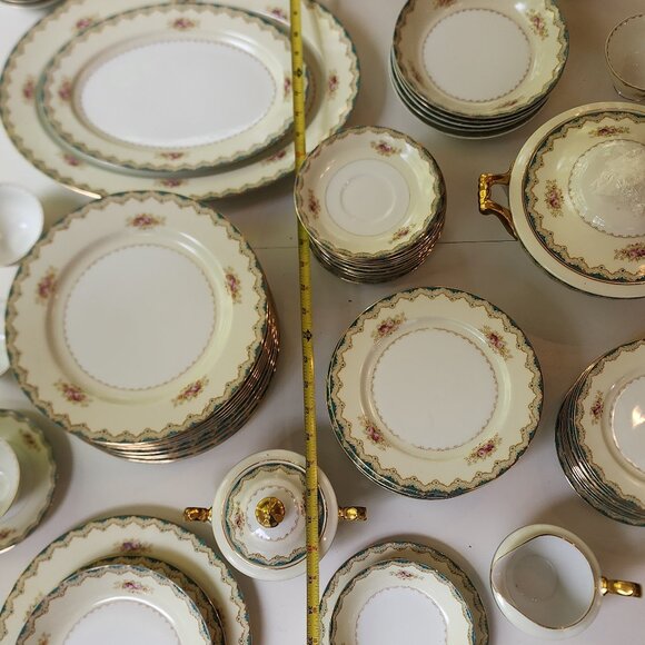 Vintage Meito China “Keepsake” Dinnerware Set – 1940s Japan – 12 Place Settings - Picture 15 of 17